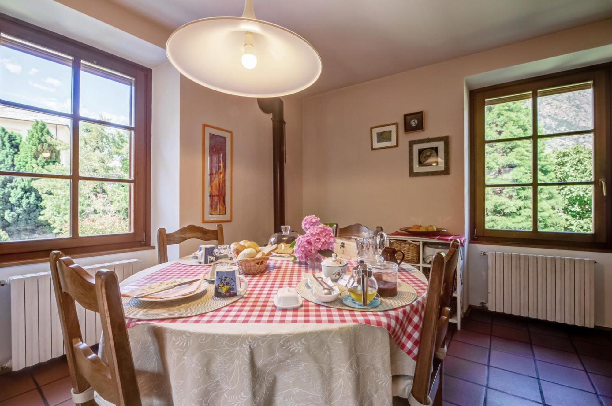 Bed and Breakfast Il Pellegrino Issogne Экстерьер фото